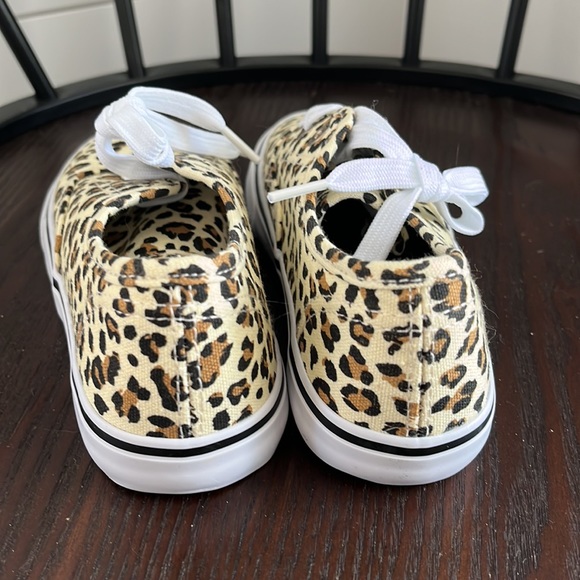 NWOT - gigil - Chetah Canvas Shoes - Size 13 - Picture 3 of 6